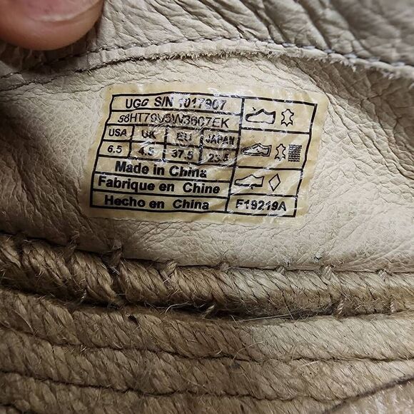 UGG Australia Women Sandrinne II Gold Metallic Slip On Espadrille Size 6.5 - Picture 6 of 6